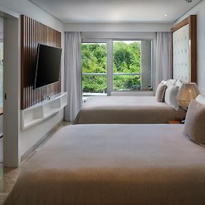 The Reserve Suite Swim Up
